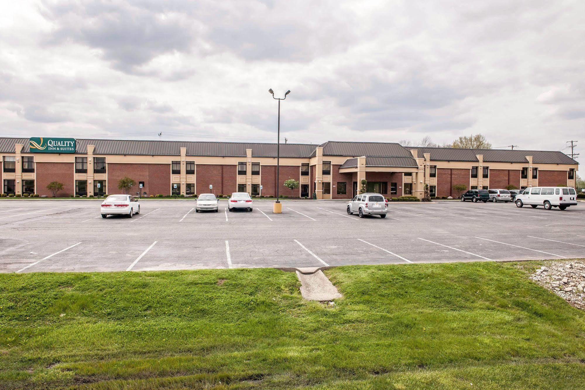 Quality Inn & Suites Greenfield I-70 Exterior foto